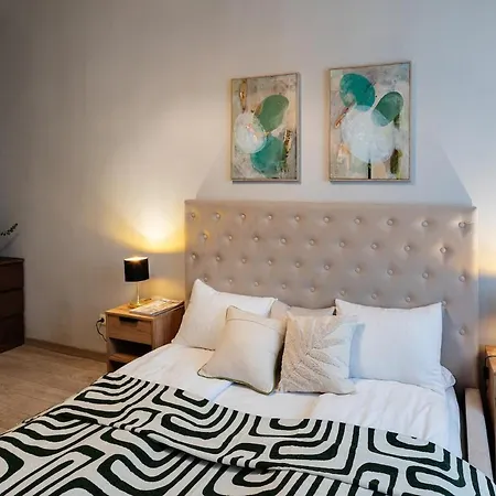 A7 Harmony I 2br In Centre